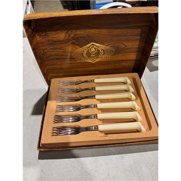 Glo Hill knives and forks