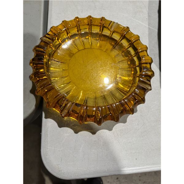 Glass cigarette ashtray