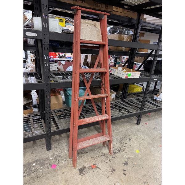Wood ladder