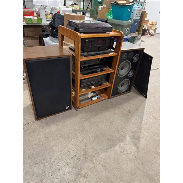 Stereo set and speaker speakers