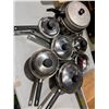 Image 1 : Pots and pans