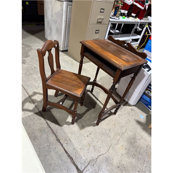 Antique grading desk