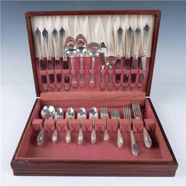 48pc Monarch Plate Silver Plated Flatware Plume & Box