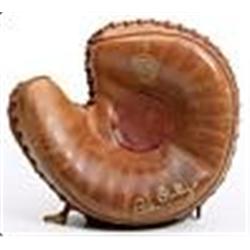 1930s Bill Dickey NY Yankees Professional Model Catchers Mitt From the Dickey House