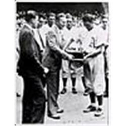 Jimmie Foxx Autographed Photo (JSA)