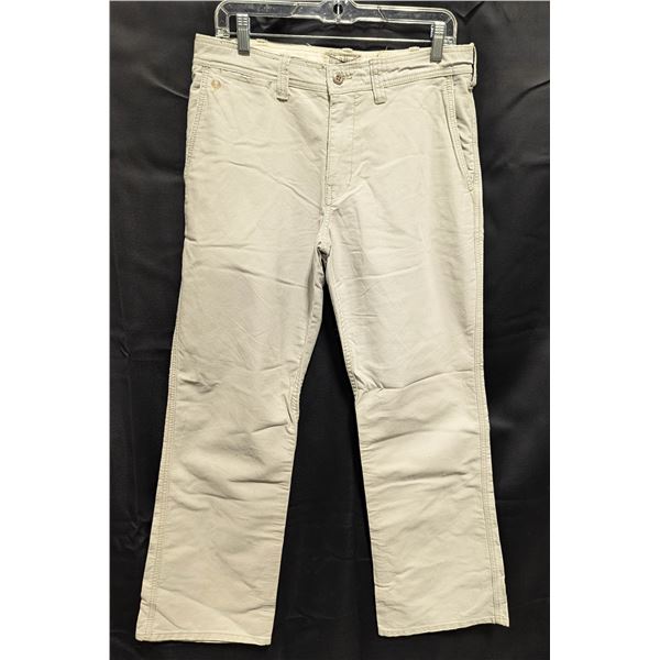 UNAUTHENTICATED NATURAL WHITE AMERICAN EAGLE JEANS