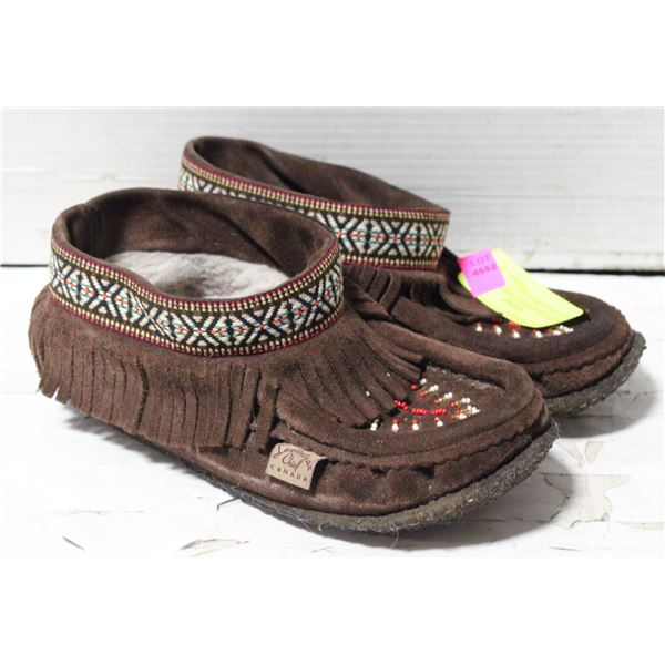 SIZE 5 LAURENTIAN CHIEF MOCASSINS PREVIOUSLY