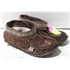 Image 1 : SIZE 5 LAURENTIAN CHIEF MOCASSINS PREVIOUSLY