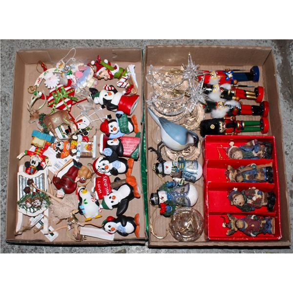 2 FLATS CHRISTMAS DECORATIONS