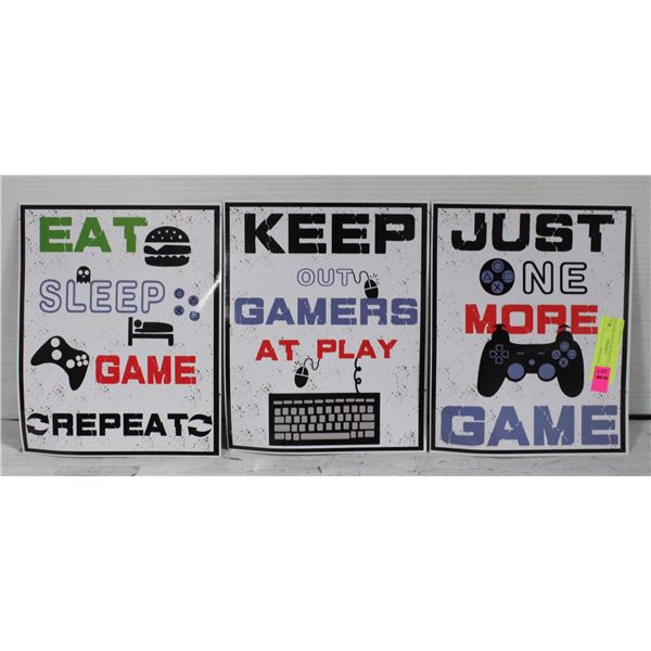 SET OF 3 GAMER PLASTIC POSTERS