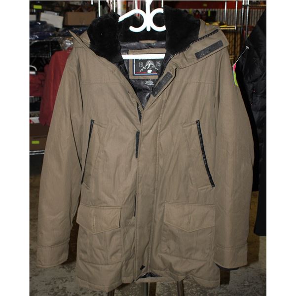 MENS WINTER COAT, GOOSE DOWNFILL, SZ SMALL/