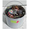 Image 1 : TUB OF CRAFTING JEWELRY
