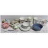 Image 1 : FLAT WITH PORCELAIN COFFEE CUPS, TEA CUPS, SYLVAC