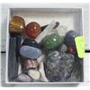 Image 1 : BOX OF ASSORTED GEMSTONES & CRYSTALS
