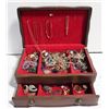 Image 1 : JEWELLERY BOX WITH CONTENTS ESTATE FIND
