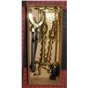 Image 1 : VINTAGE BRASS FIREPLACE TOOLS/STAND