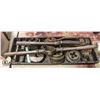Image 1 : HEAVY DUTY 1'' TAP & DIE SET