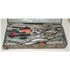 Image 1 : BAILIFF SEIZURE-ESTATE METAL TOOL BOX FULL OF MISC