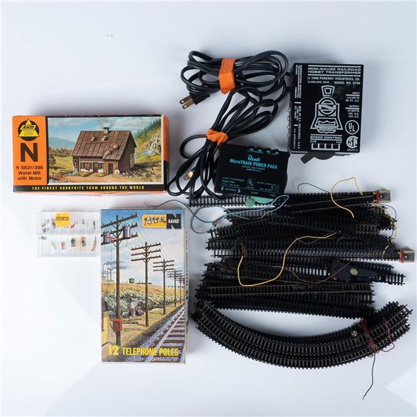 51pc N Scale Electric Locomotive Track And Landscape Models