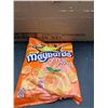 Image 2 : Maynard's Fuzzy Peach Gummy Candy (12 x 154g)