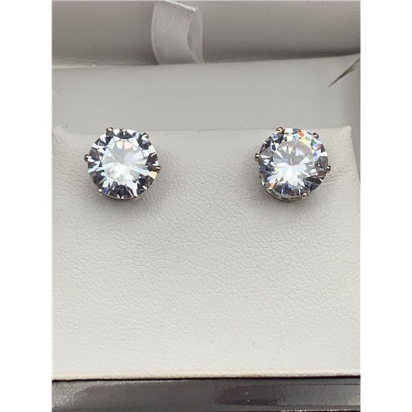 Set of Ladies Brilliant 1.5 Carat TW Solitaire Stud Earring Set NEW