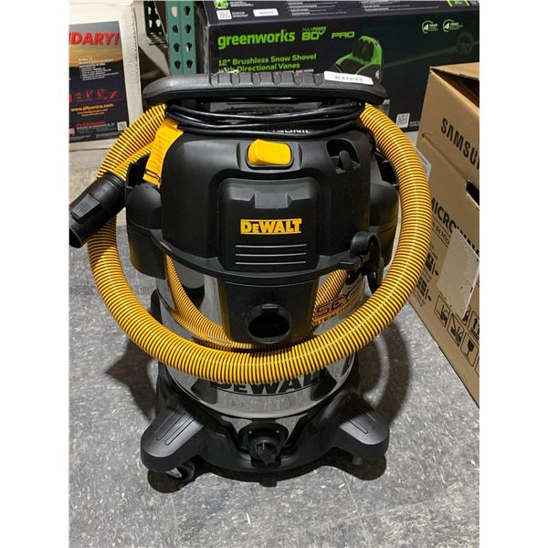 DeWalt SuperDry Shop Vacuum 38L 120V 60Hz 8A 10 Gallon DXV10S-QTA