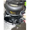 Image 3 : DeWalt SuperDry Shop Vacuum 38L 120V 60Hz 8A 10 Gallon DXV10S-QTA