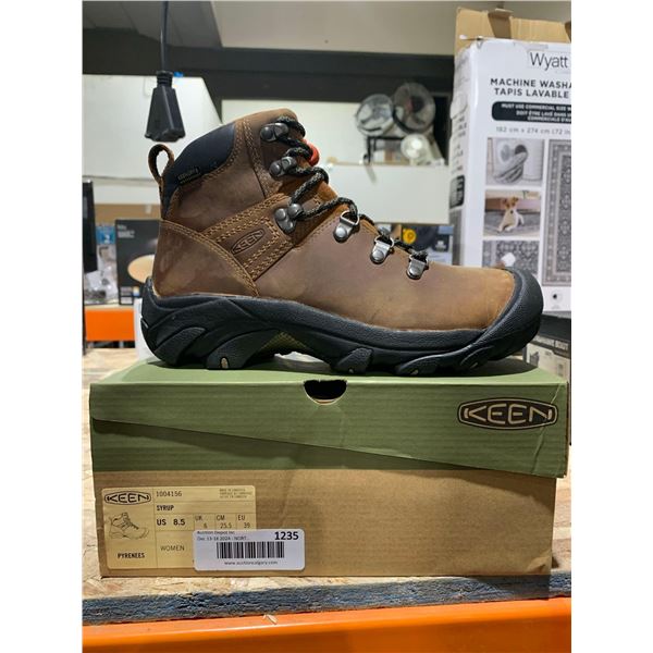 Keen Pyrnees Women Syrup Hiking Boot (8.5) Womens