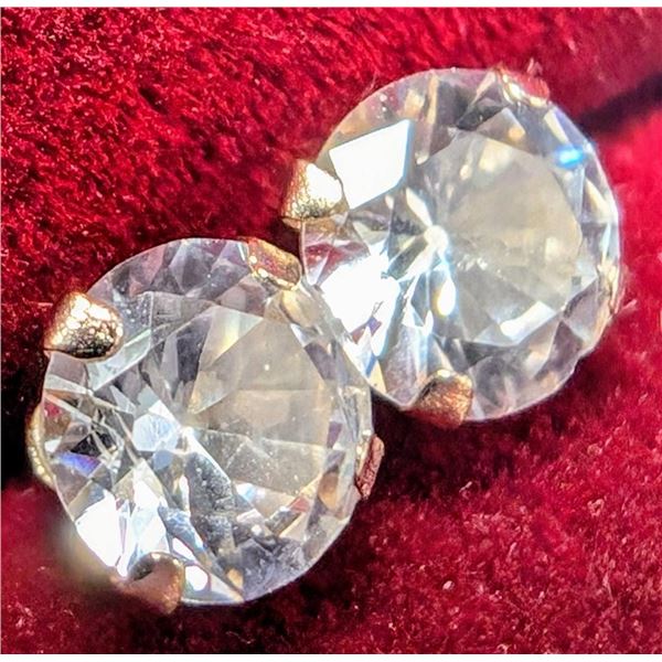 14K White Gold White Sapphire 0.8Ct Earrings, Made in Canada, Suggested Retail Value $400