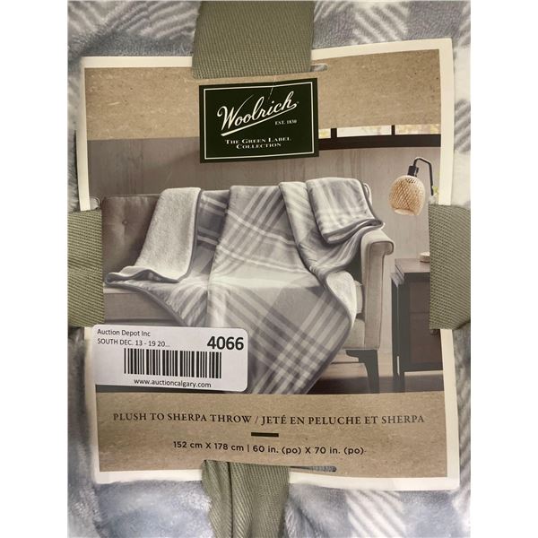 Woolrich Plush To Sherpa Throw 152cm x 178cm