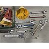 Image 2 : ADJUSTABLE WRENCHES AND TRAY OF BLADES FOR JIGSASW