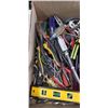 Image 2 : TRAY OF ASSORTED HAND TOOLS