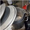 Image 3 : STAINLESS AND ALUMINUM COMMERCIAL SIZE POTS