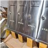Image 3 : BANK OF 7 STAINLESS MAILBOXES WITH INDIVIDUAL KEYS