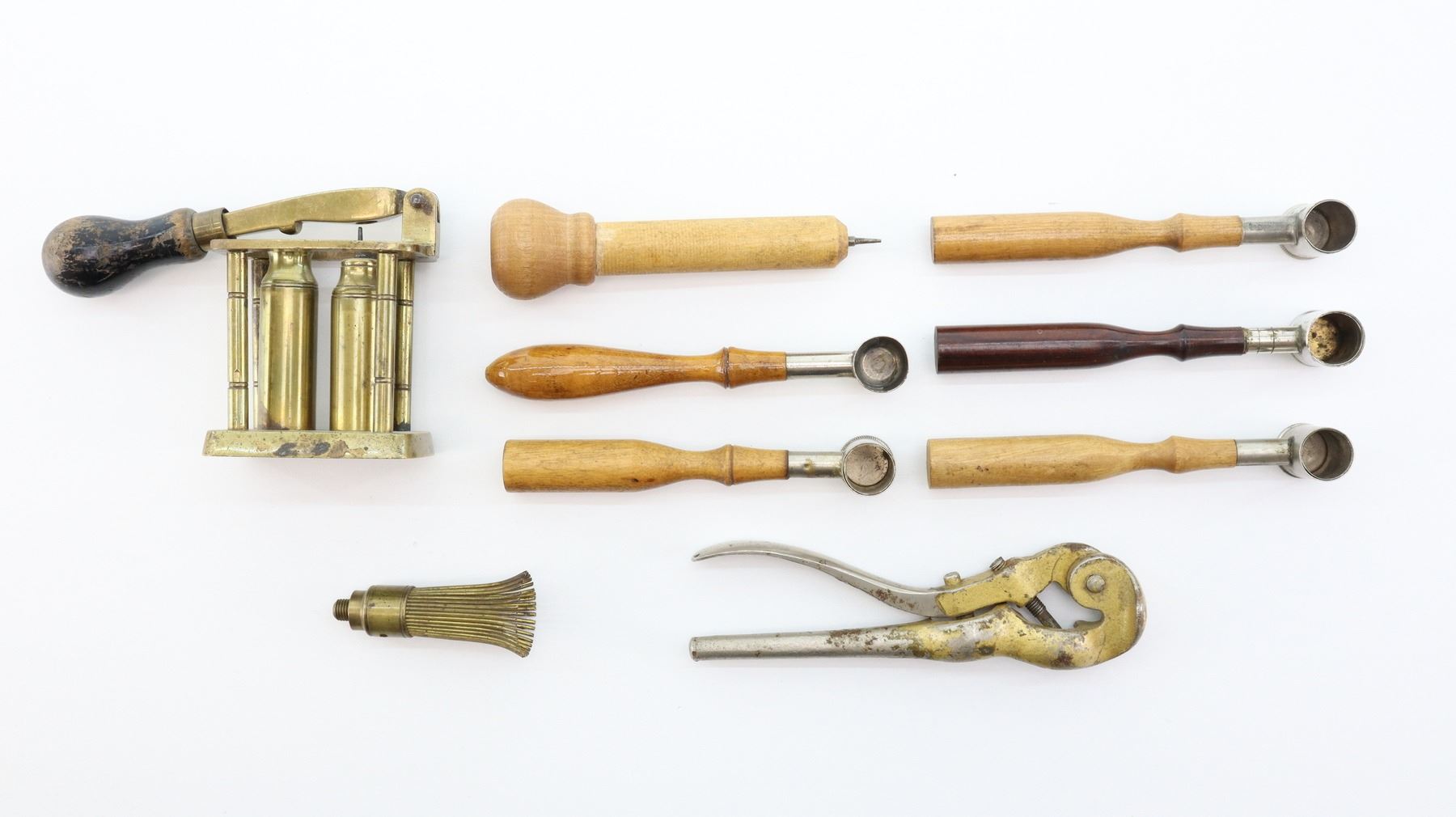 VINTAGE SHOT SHELL HAND LOADING TOOL LOT