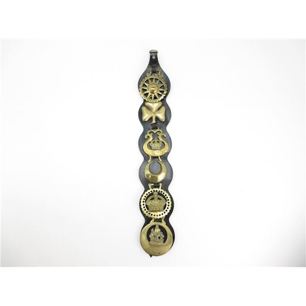 ASSORTED HORSE BRASS MEDALLIONS LOT