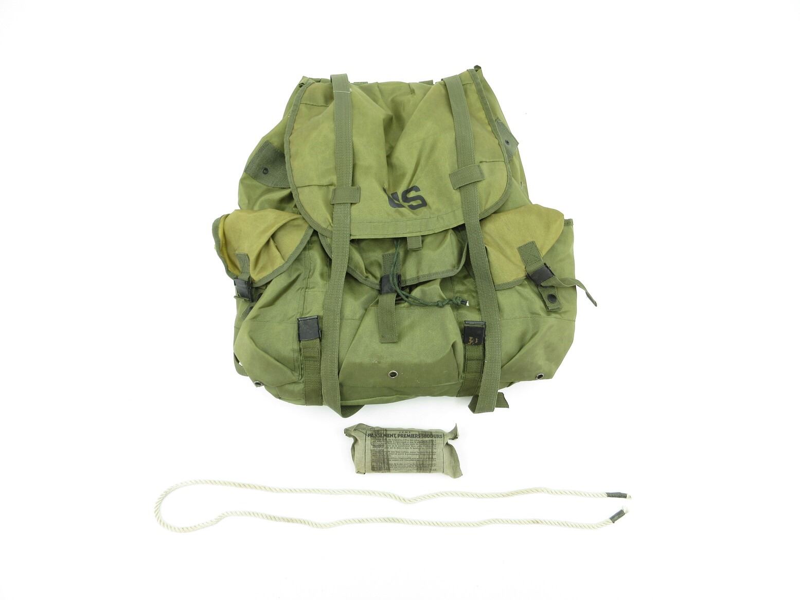 Canadian Jump Ruck U.S. / CANADIAN MILITARY RUCKSACK, FIELD DRESSING ETC. LOT