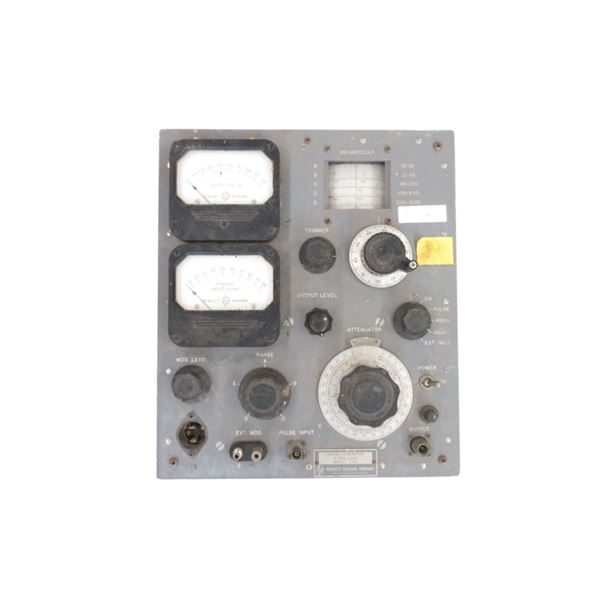 U.S. NAVY SIGNAL GENERATOR
