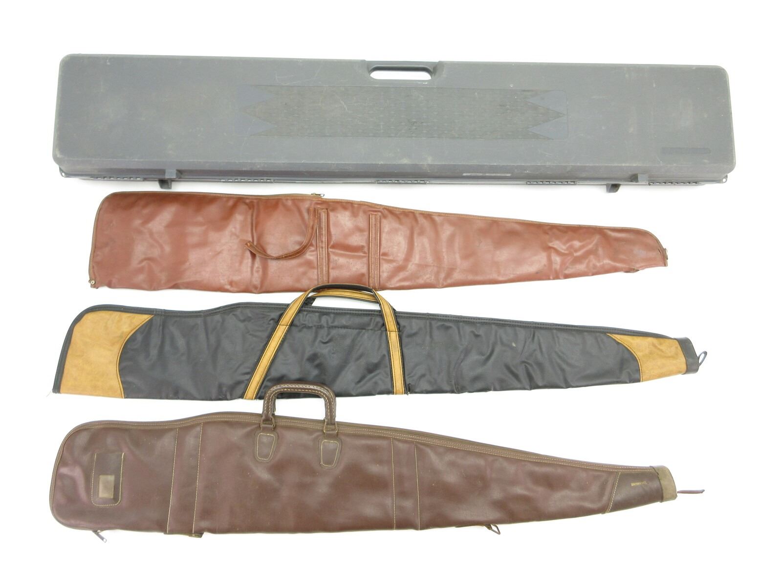 ASSORTED SOFT PADDED AND HARD PADDED RIFLE CASES LOT