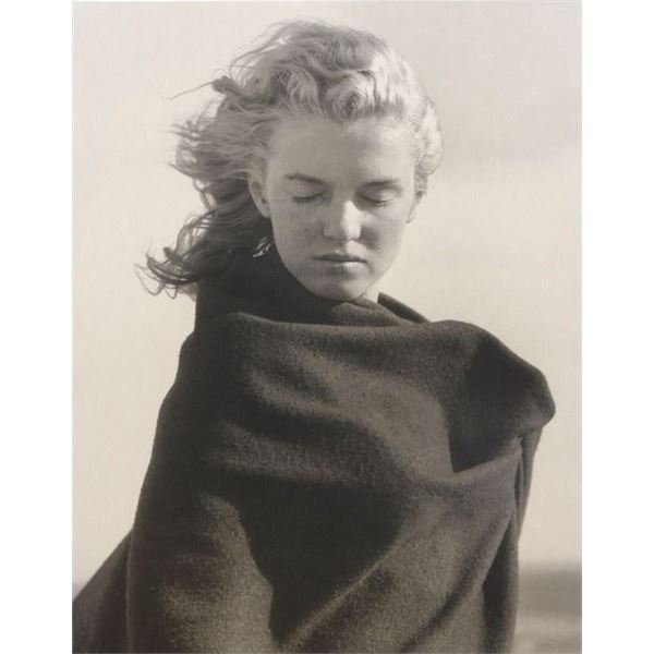 Photographer: Andre de Dienes (1913-1985) - Marilyn Monroe, Tobay beach 1947.