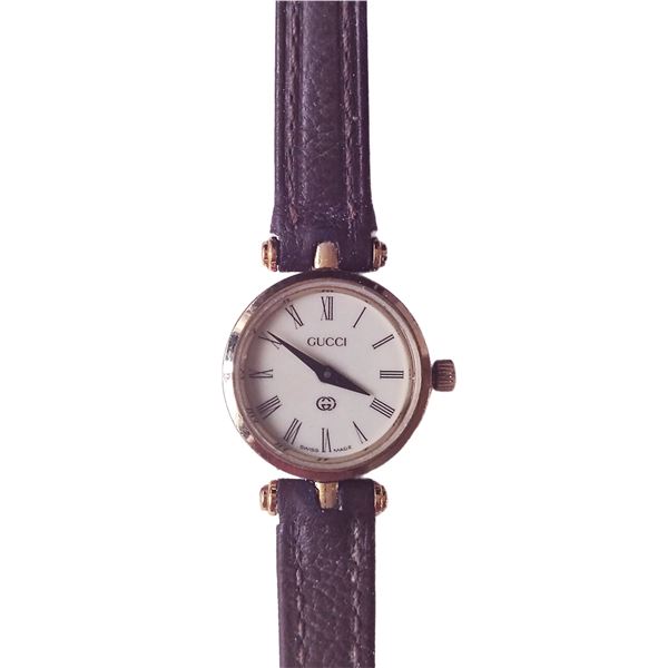 Vintage Gucci 200L Ladies Gold tone watch.