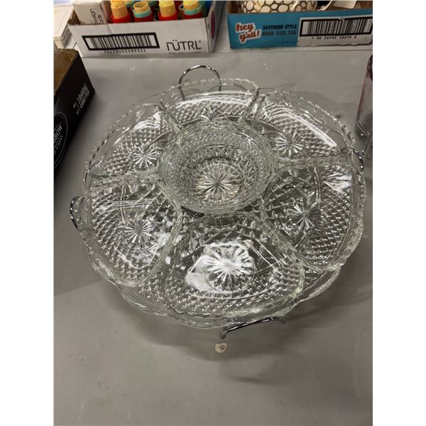 Serving dish on lazy