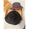 Image 1 : Hats