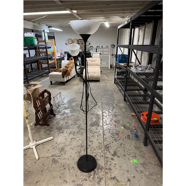 Floor lamp