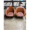 Image 1 : Pair of chairs