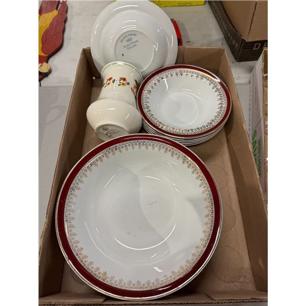 Alfred Meakin dishes  and Rigal wear vase