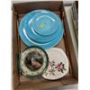 Image 1 : Tiered trays, etc.