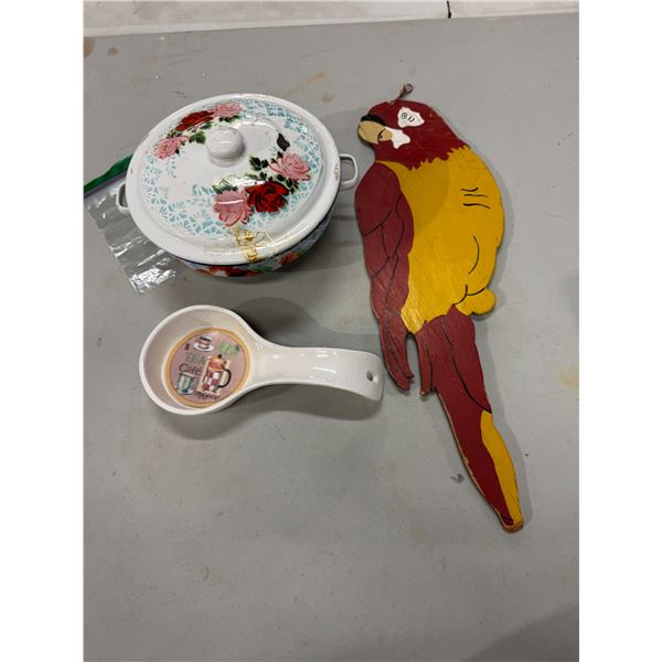 Tin enamel pot, parrot and spoon rest