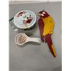 Image 1 : Tin enamel pot, parrot and spoon rest