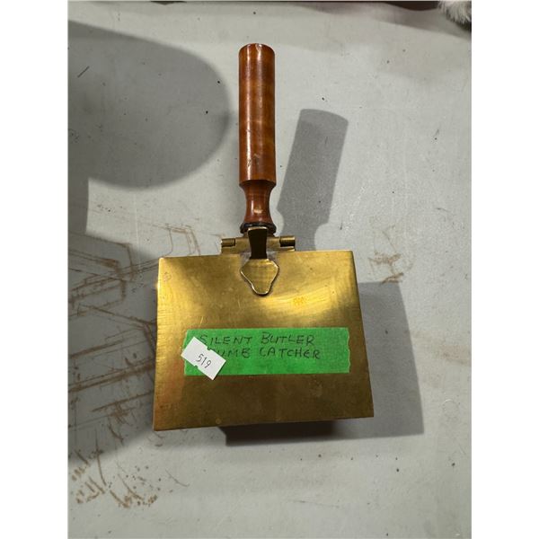 Silent Butler crumb catcher